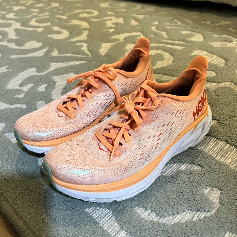Women’s Hoka One One Clifton 8 - size 8